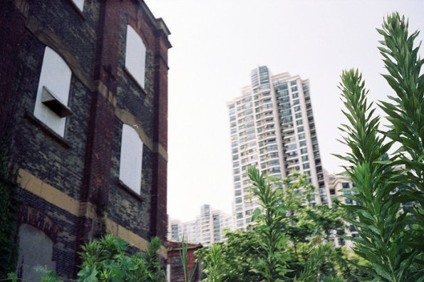 110811AV10028